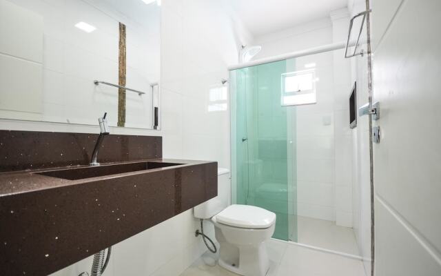 Casa 05 Dormitórios na Praia de Bombas