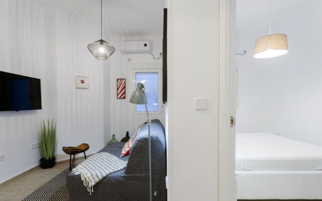 Dobo Rooms - Ronda de Segovia Apartments