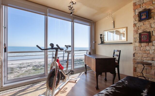 Leisure Bay 306 by CTHA