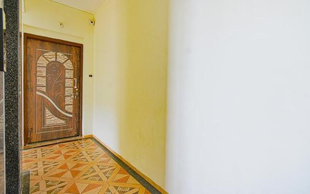 Fab Hotel Golden Leaf