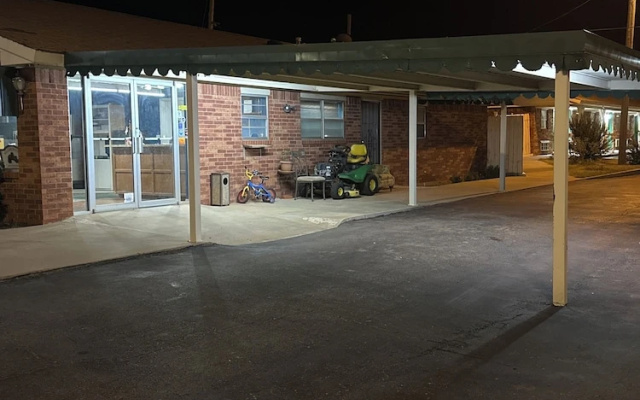 Tanglewood Motel