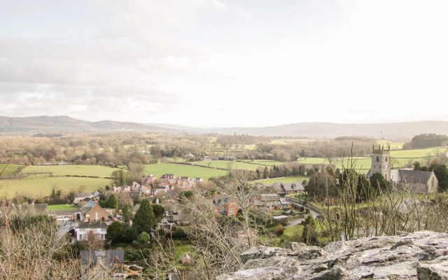 Bryn Caer