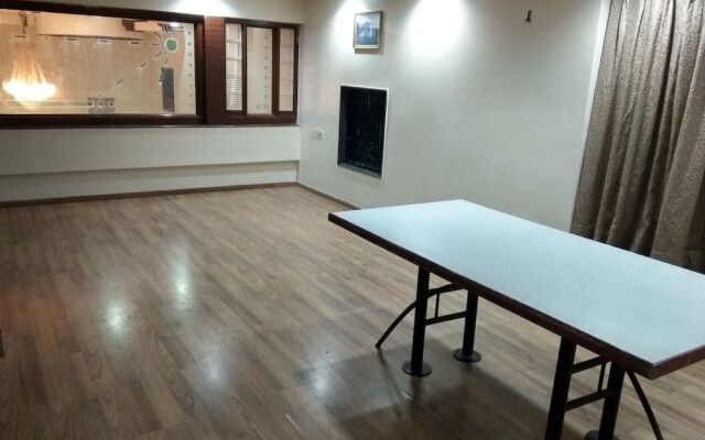 JK Rooms 122 Shaheen Lodging & Boarding