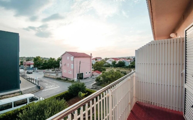 Ivan - Great Location - A1