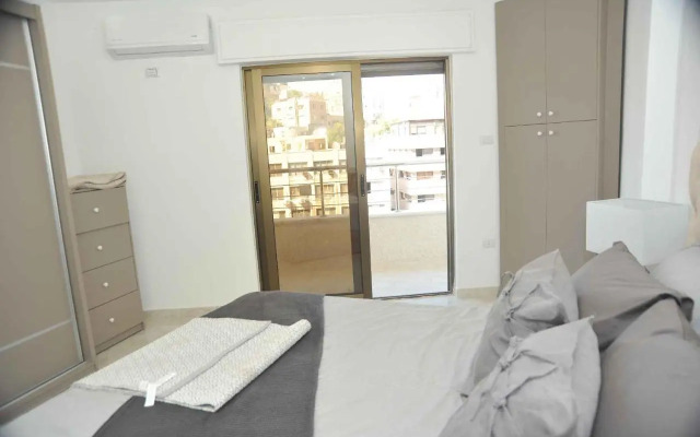 Amazing one Bedroom Apartment in Amman, Elwebdah 4