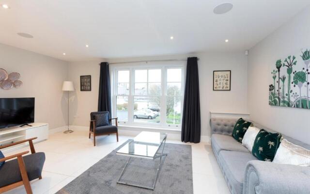 Stunning Central Windsor Town House