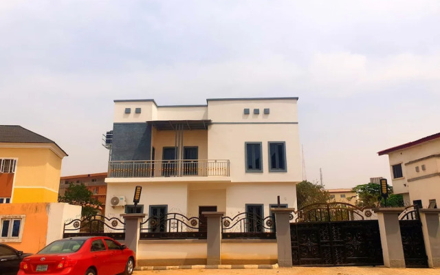 Bly & Schol Apartments