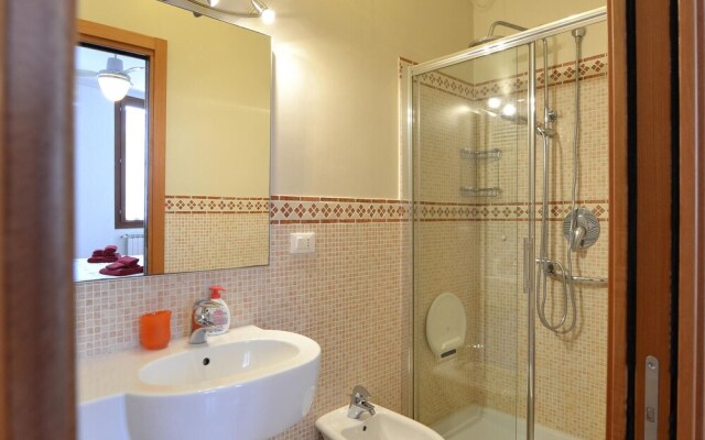 Stunning Apartment in Venezia With 2 Bedrooms and Wifi
