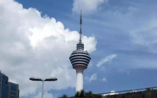 Vortex Suites KLCC by Luna