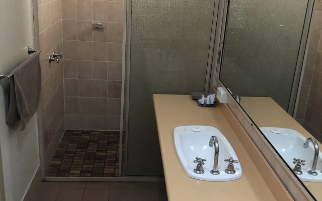 Countryman Motor Inn