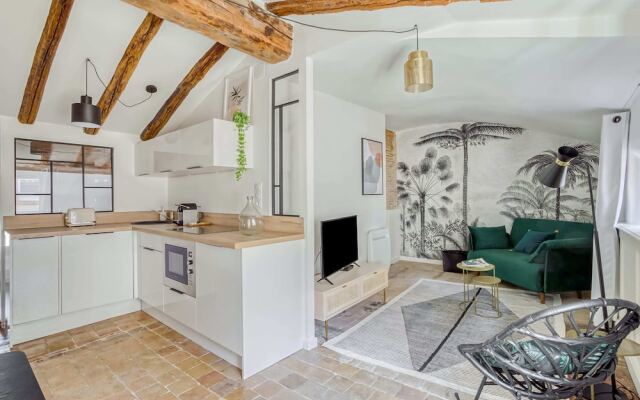 Sublime 2BR Flat in the Heart of Old Lyon