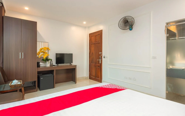 OYO 1011 Orchids 4 Hotel