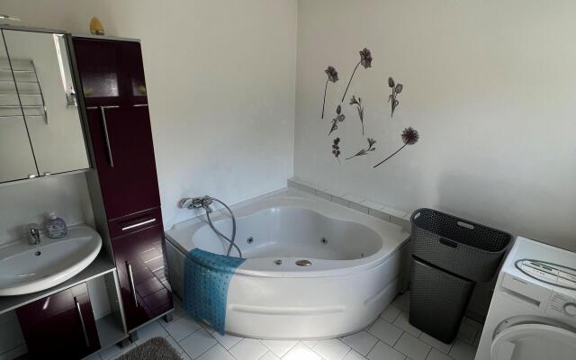 Apartment in Mauerbach Near Vienna With Pool