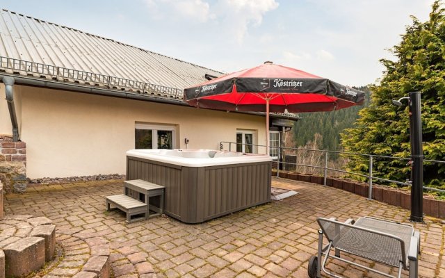 Majestic Holiday Home in Unterschonau With Jacuzzi
