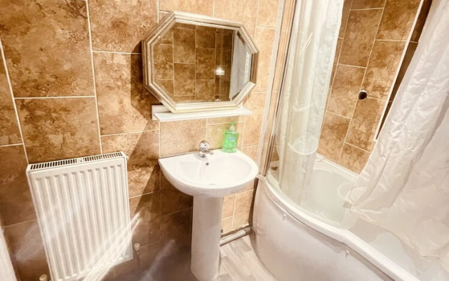 Charming 3 bed Holiday House in Birmingham