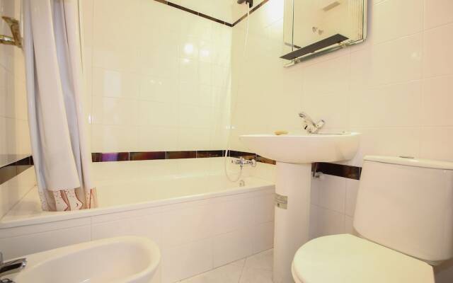 Beautiful 3 Bedroom Apt Alfalfa