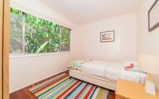 Breezy 4 Bedroom Queenslander in Balmoral