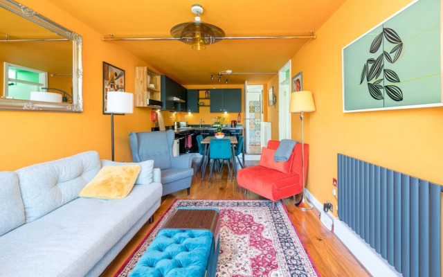 Altido 2-Bed Flat W/ Thames View