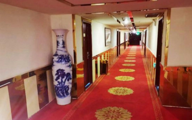 Luoyang Yubo Business Hotel (Wangcheng Park)