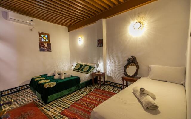 Riad fes iline