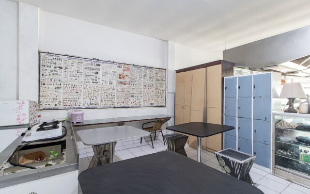 OYO 93433 Bunk Bed Bali