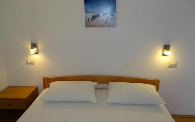 Apartments Mara - 70m from the sea