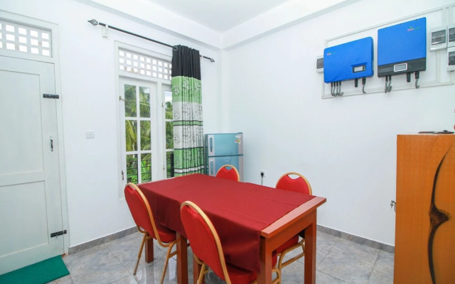 OYO 232 Cinnamon Canal View