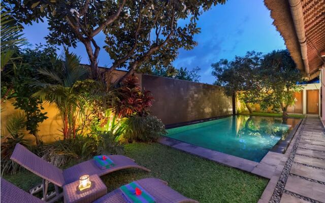 Villa Lumut
