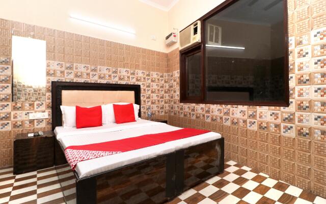 OYO 35497 Hotel Kapoor Residency