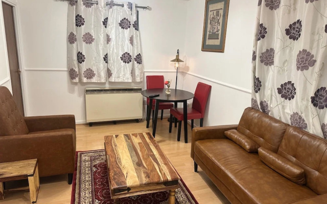 1br-sleeps2-parking-quietstay-citycentre