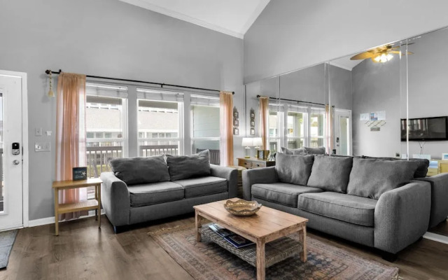 Southwinds K-8: Beachside & Pool Retreat