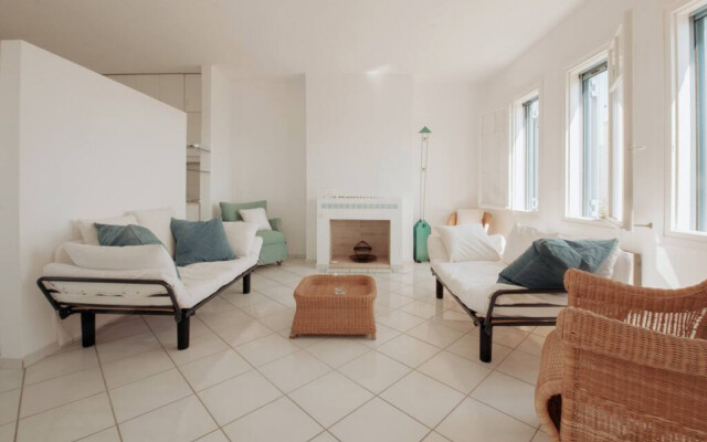 Sea-Front House With Private Beach, Sounio