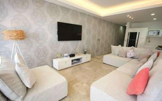 B&B Tiburon