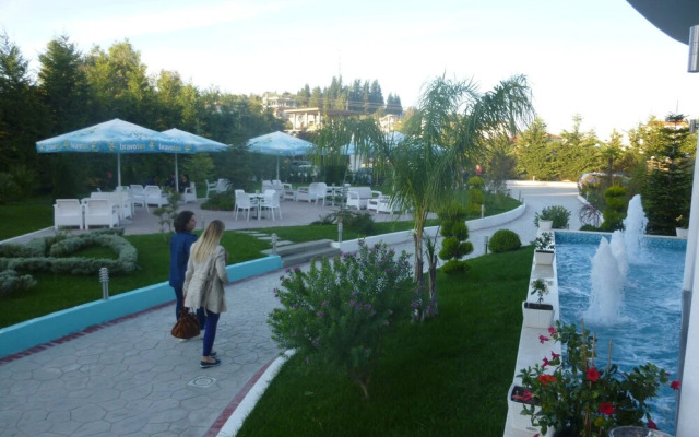 Hotel Red Apple