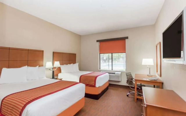 Baymont Inn and Suites Savannah Garden City