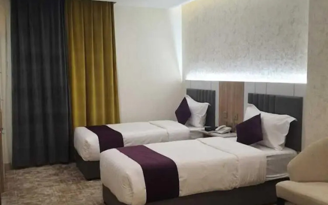 Diamond corners Hotel