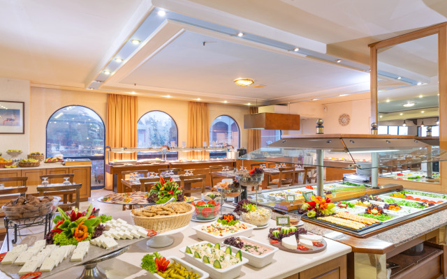 Mare Monte Beach Hotel