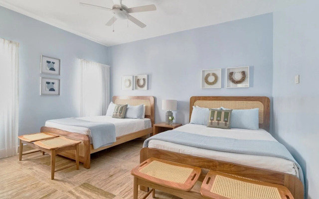 Beachfront Condo w Sea View A-202 Costa Atlantica