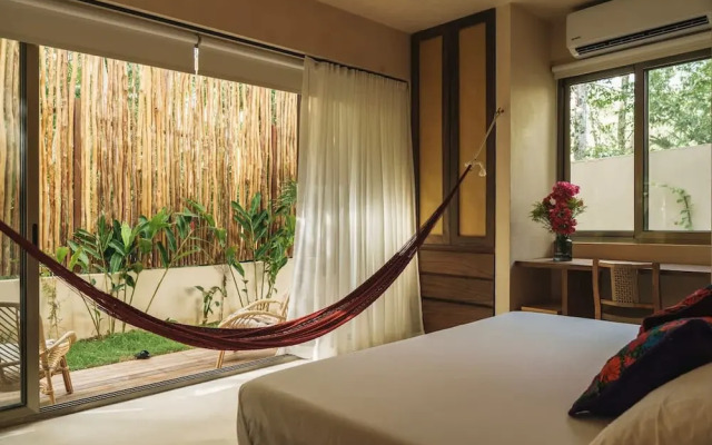 Luxury Jungle Retreat Sleeps 10 Rooftop Pool