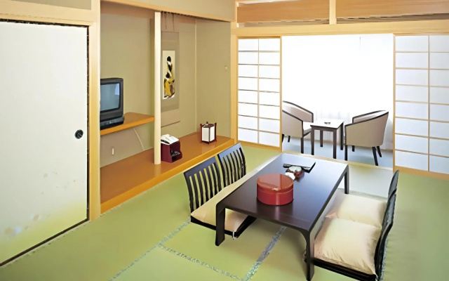 Breezbay Hotel & Resort Gero