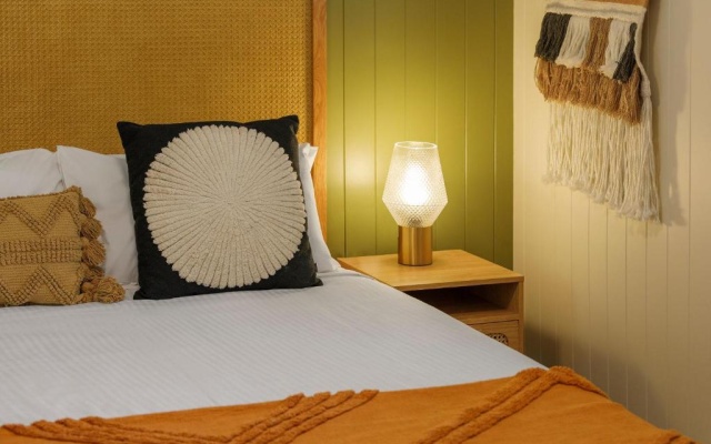 Bounce Magnetic Island – Guest Rooms – Magnetic Island
