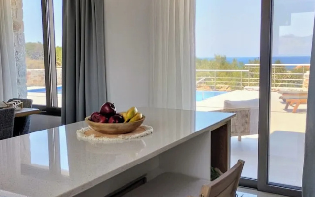 Oinolithos Luxury Villas