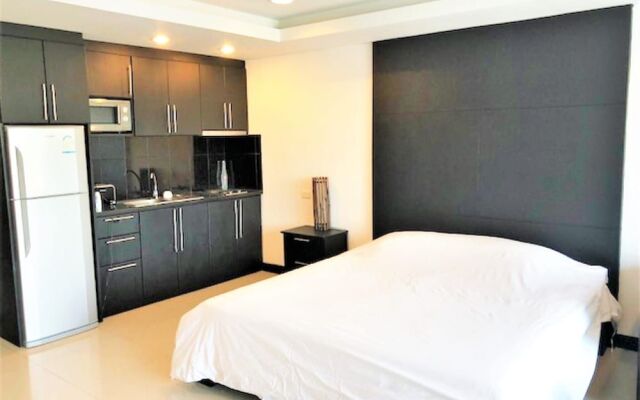 Platinum Suites Studio Condo Jomtien