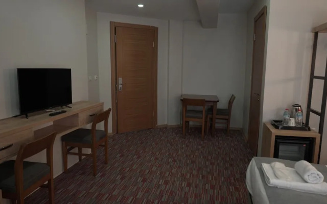 Mojo Otel Alsancak