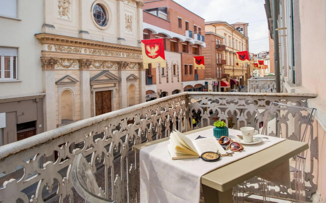 Phi Hotel Palio