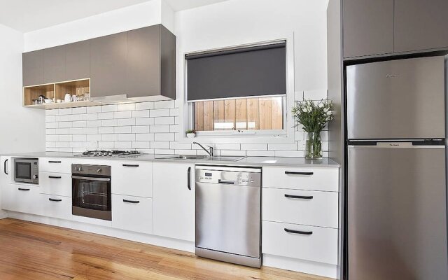 Coastal Vibe Apartments
