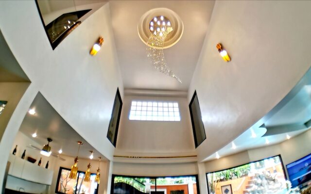 Tucheland Luxury Villa Pattaya 7BR