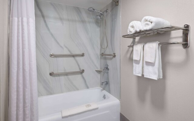Days Inn by Wyndham Montgomery I-85