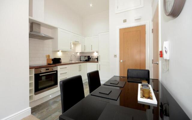 Apartment 4 The Keyes- Stunning & Stylish Apartment With Free Parking