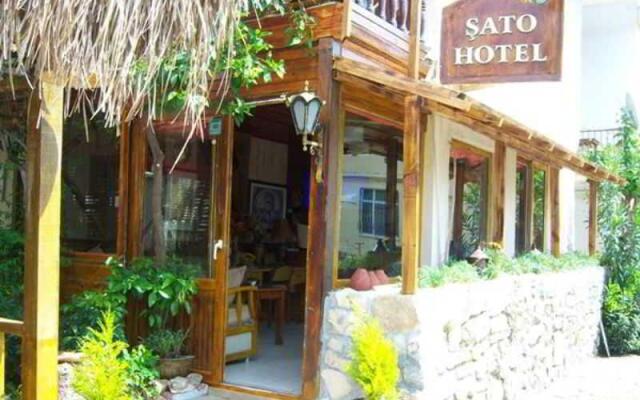 Sato Hotel Side